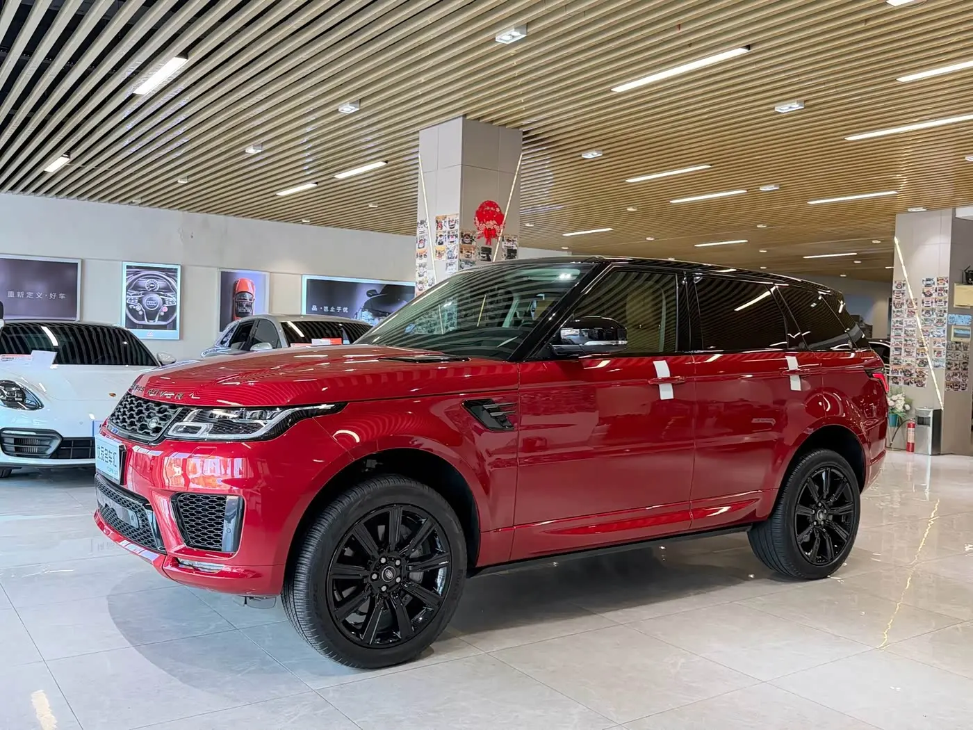 Land Rover Range Rover Sport 2021 — Фото 1/20