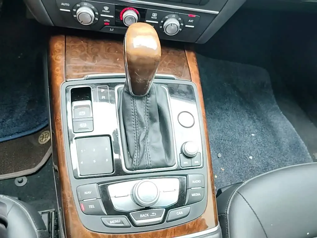 Audi A6L 2017 — ფოტო 14/20