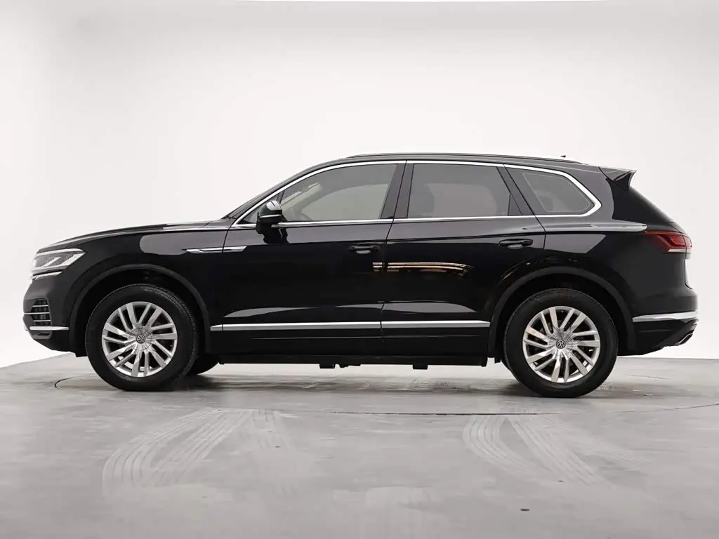 Volkswagen Touareg 2019 — ფოტო 6/19