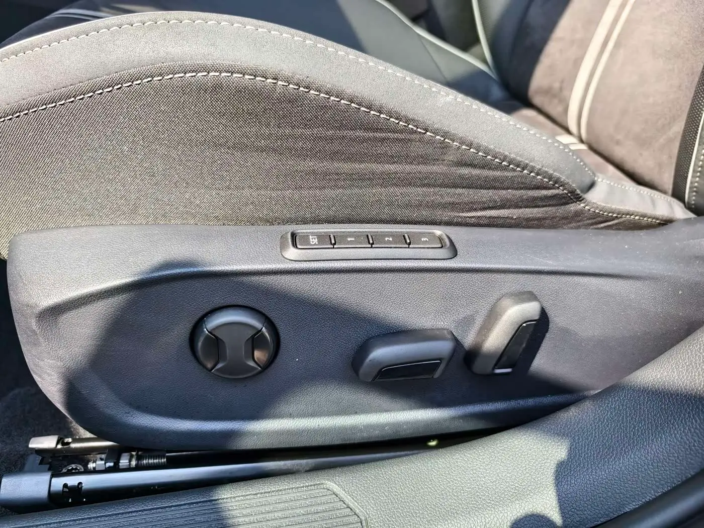 Volkswagen Golf 2023 — Photo 9/20