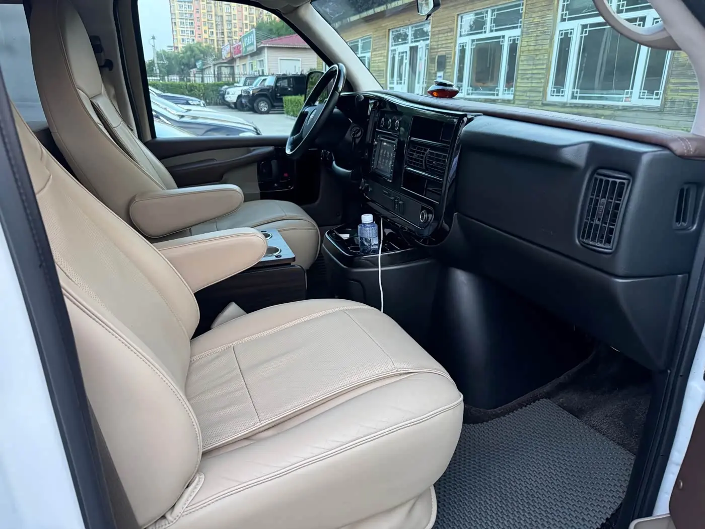 GMC Savana 2019 — Şəkil 15/20