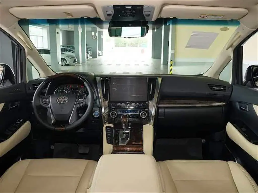 Toyota Alphard 2022 — Photo 6/6