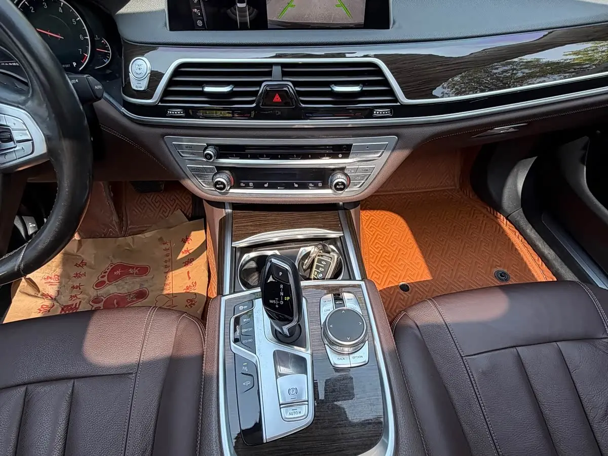 BMW 7 Series 2017 — Photo 6/20