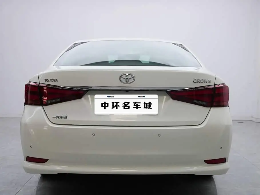 Toyota Crown 2016 — Фото 16/17