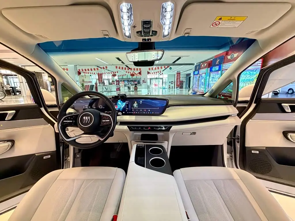 Buick GL8 New Energy 2024 — Фото 13/20