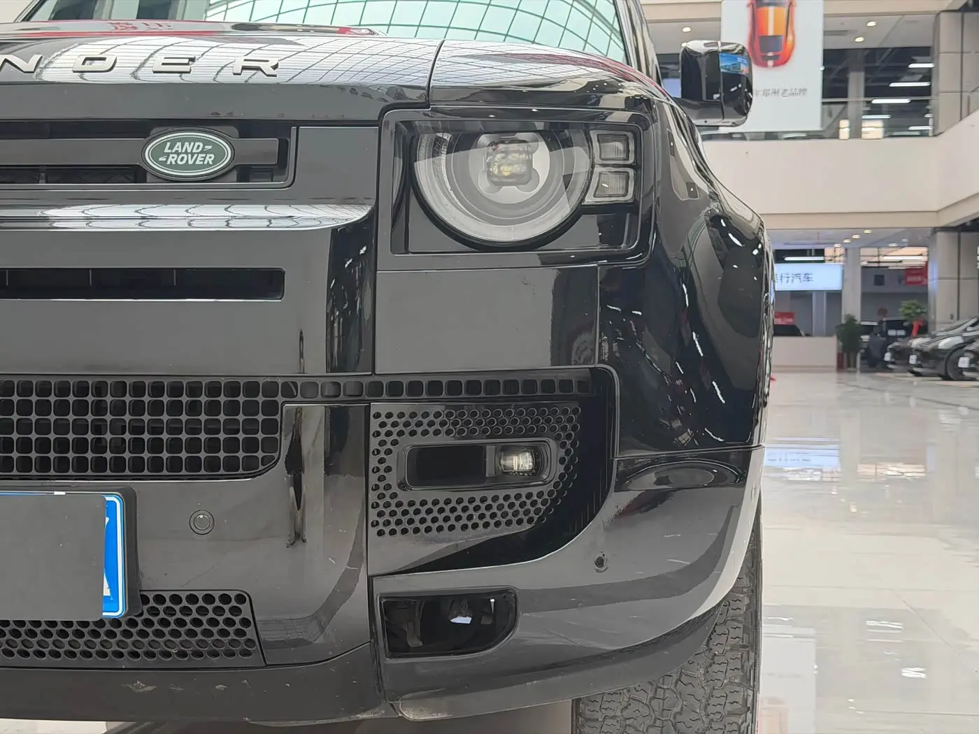 Land Rover Defender 2021 — Фото 19/20