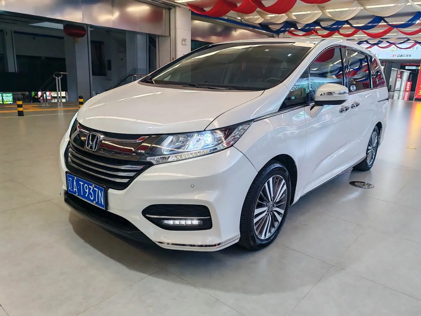 Honda Odyssey 2018 — Şəkil 1/16