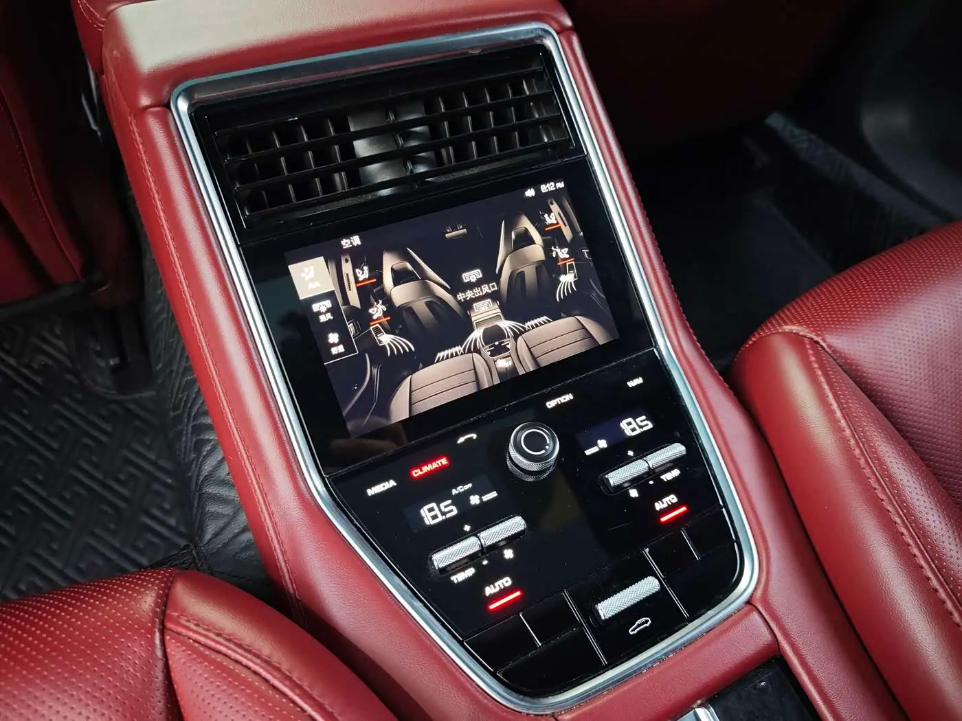 Porsche Panamera 2018 — Фото 8/11