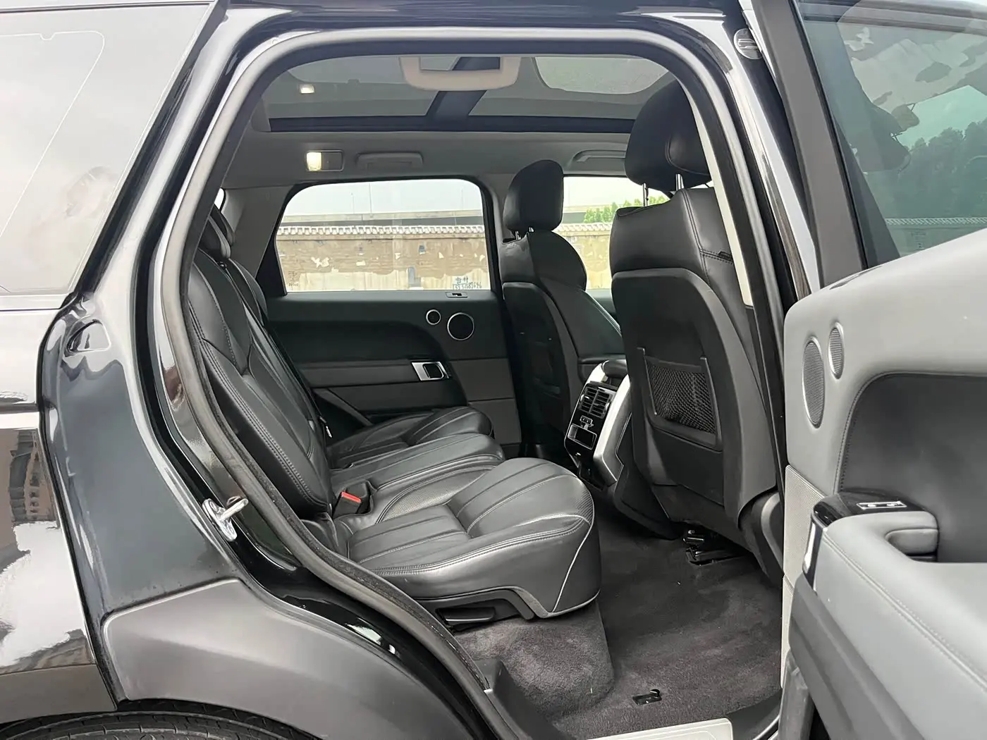 Land Rover Range Rover Sport 2016 — Photo 12/19