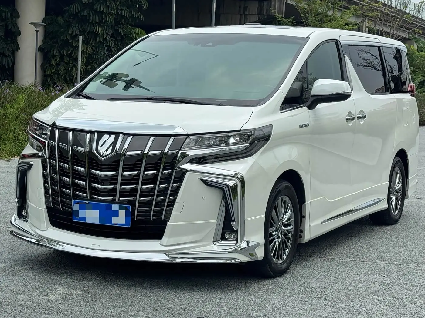 Toyota Alphard 2020 — Фото 1/18