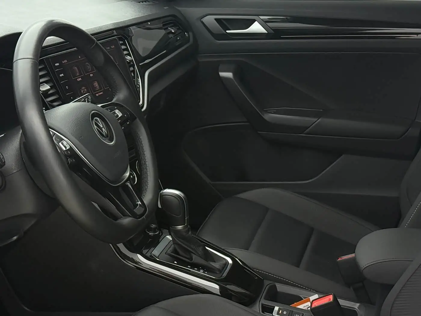 Volkswagen T-ROC 2022 — Photo 14/20