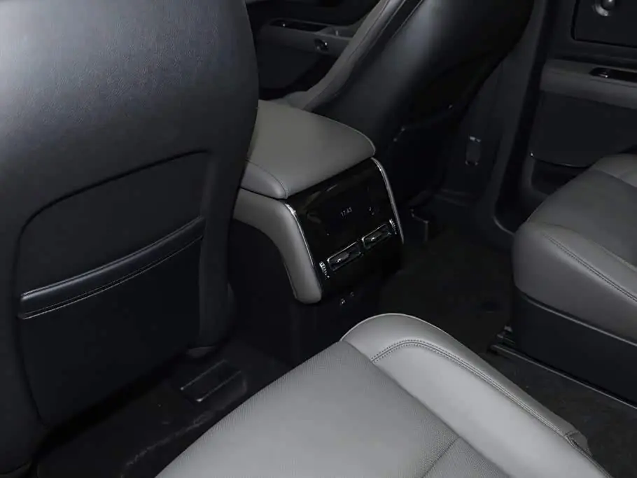 Lincoln Aviator 2025 — Şəkil 18/20