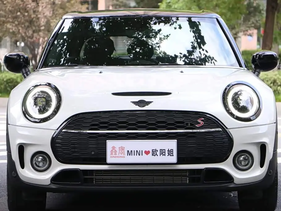 MINI CLUBMAN 2024 — Photo 2/20