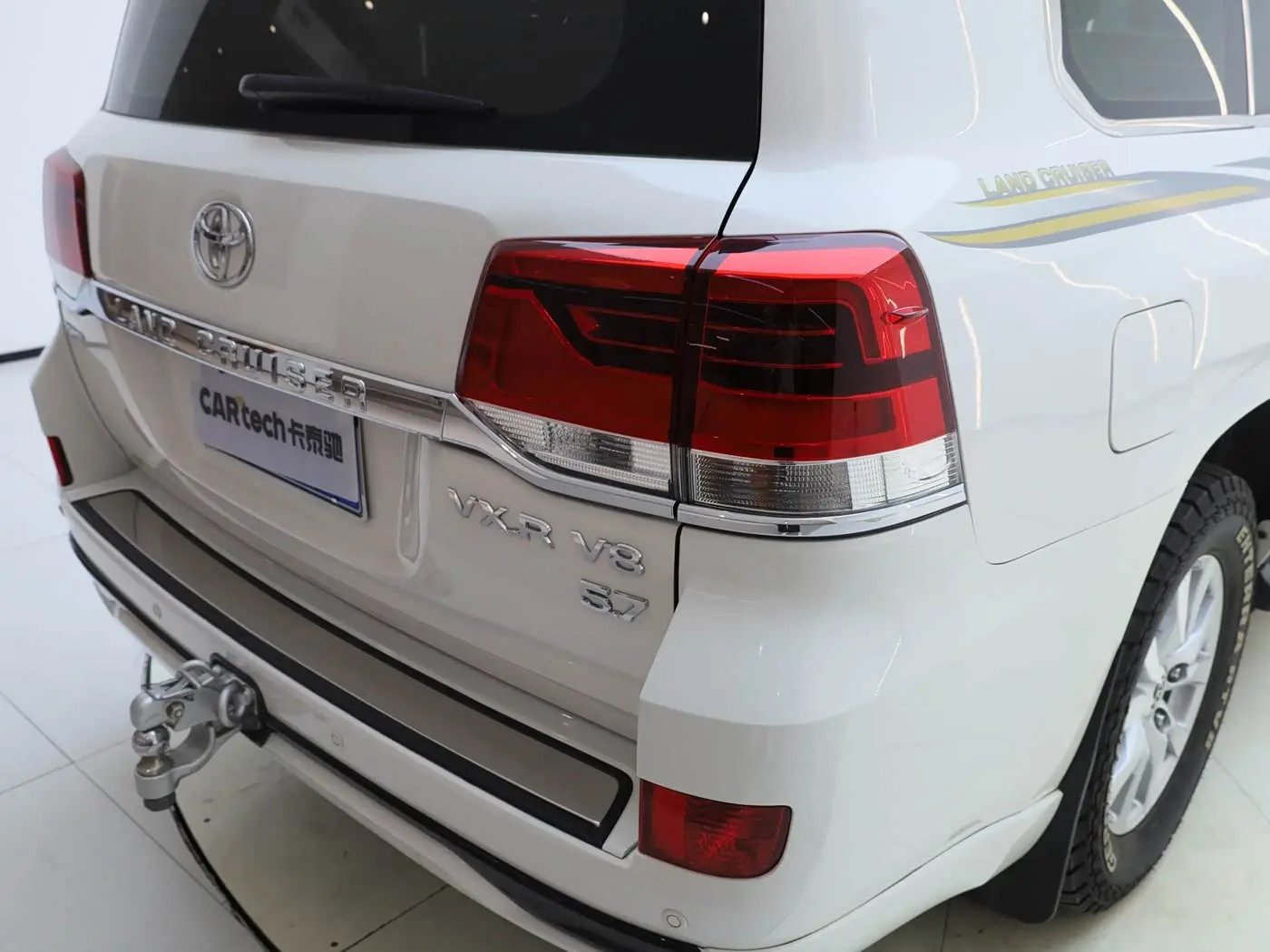 Toyota Land Cruiser 2013 — Photo 12/20