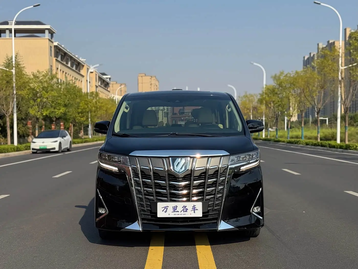 Toyota Alphard 2021 — Photo 2/20