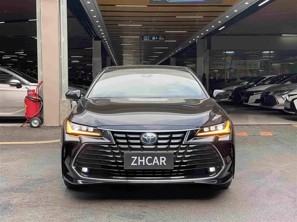 Toyota Avalon 2023 — Фото 2/20