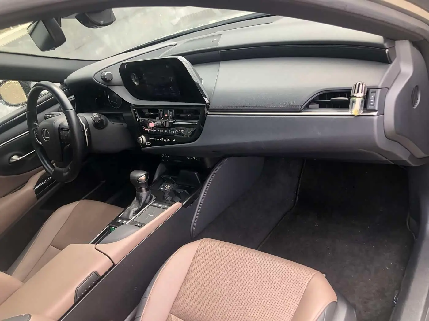 Lexus ES 2022 — Şəkil 16/19