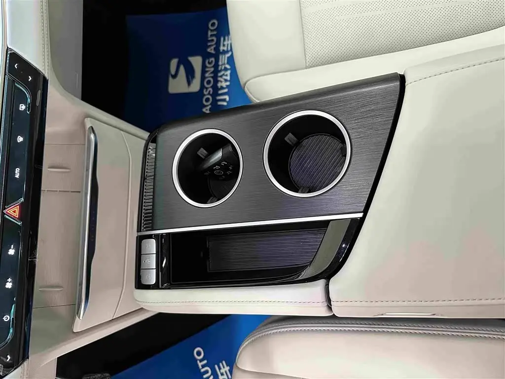 Buick GL8 New Energy 2025 — Photo 10/19