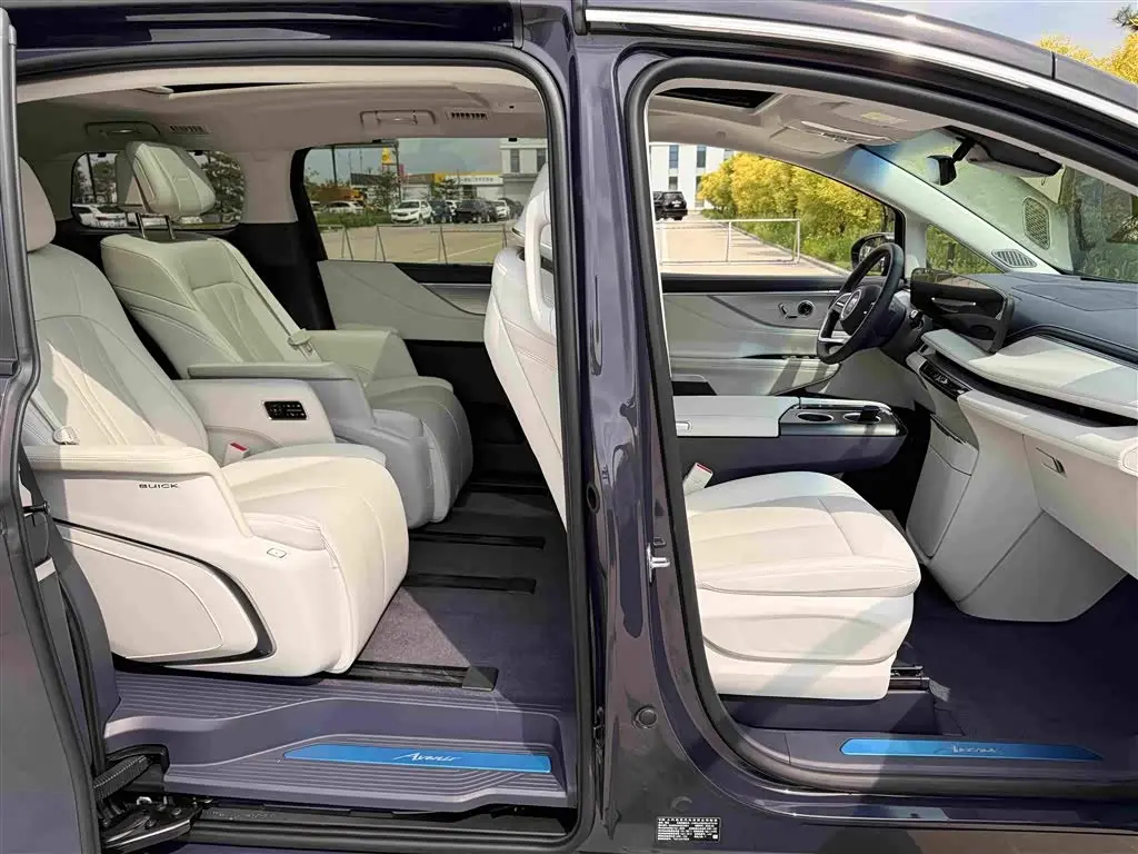 Buick GL8 New Energy 2025 — Фото 14/20