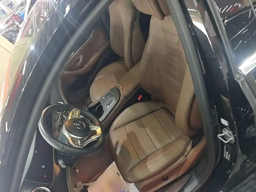 Mercedes-Benz E-Class 2020 — ფოტო 15/20