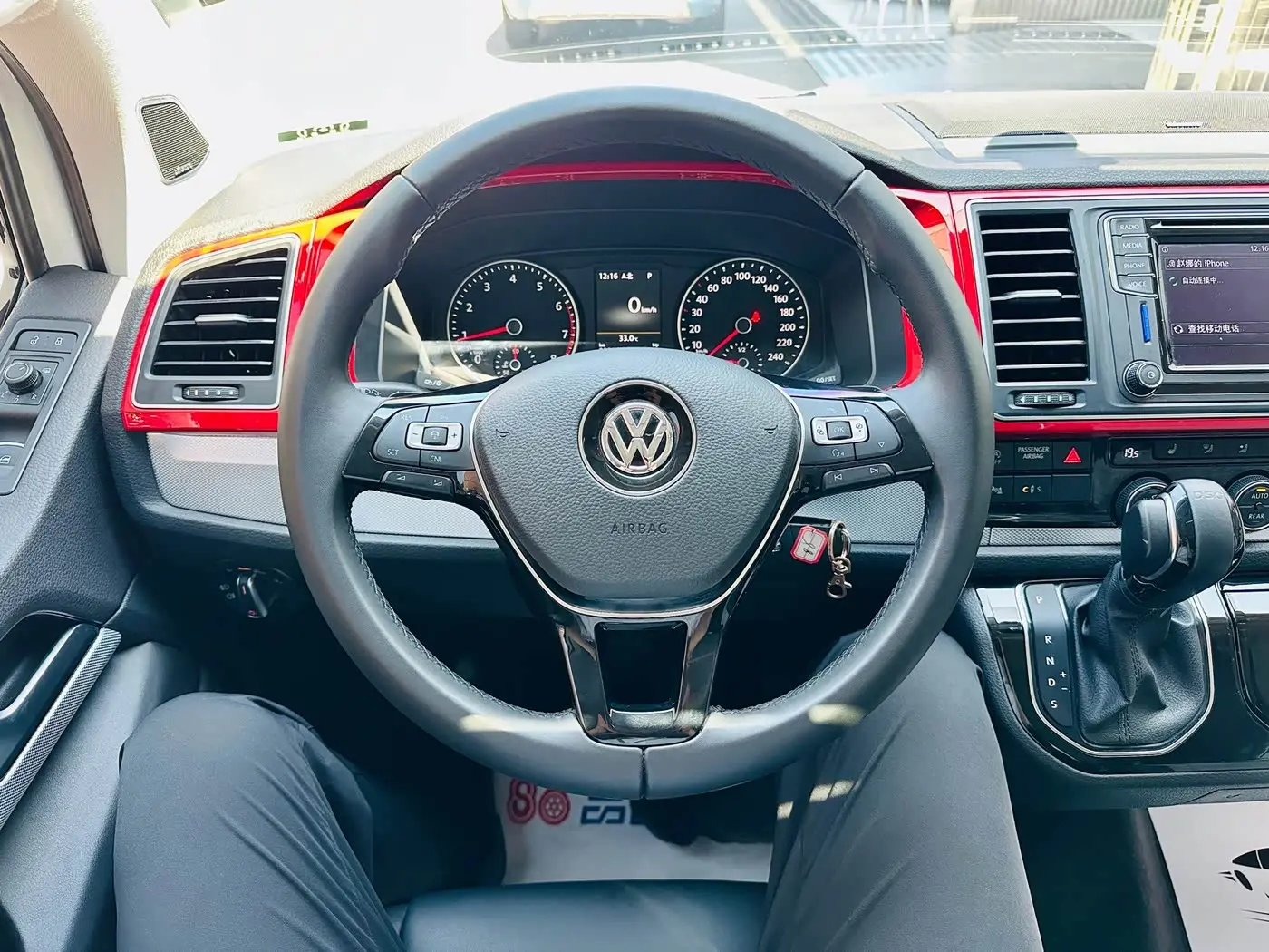 Volkswagen Multivan 2018 — Фото 9/16