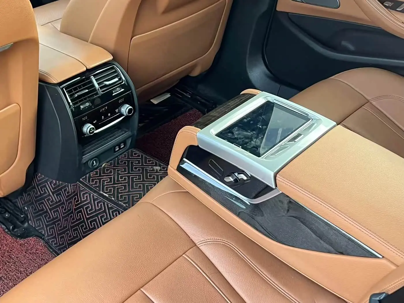 BMW 5 Series 2020 — Photo 10/11