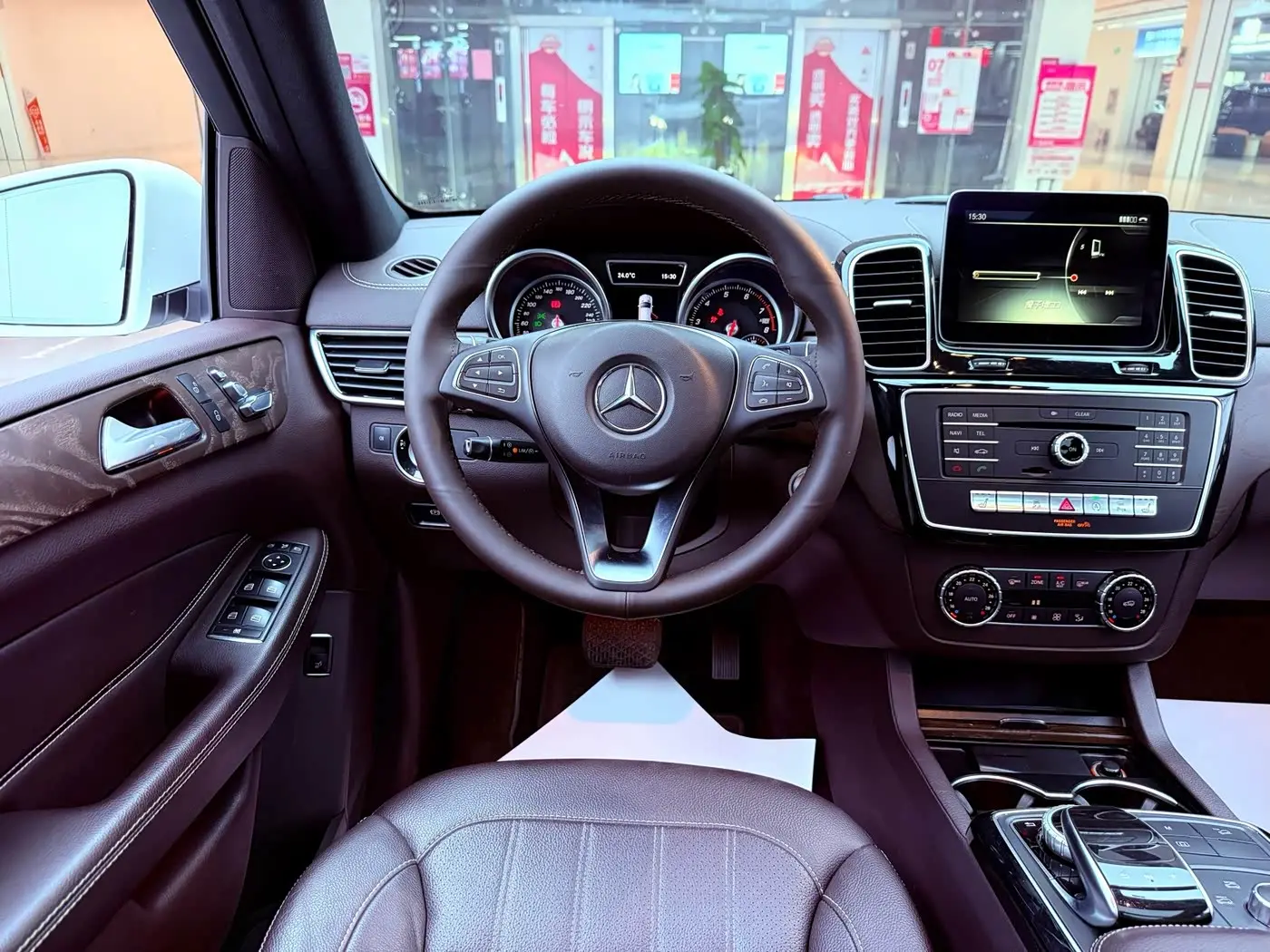 Mercedes-Benz GLE 2017 — Photo 11/20
