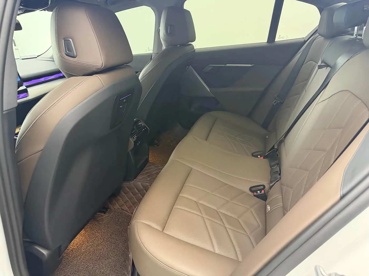 BMW 5 Series 2024 — Photo 12/14