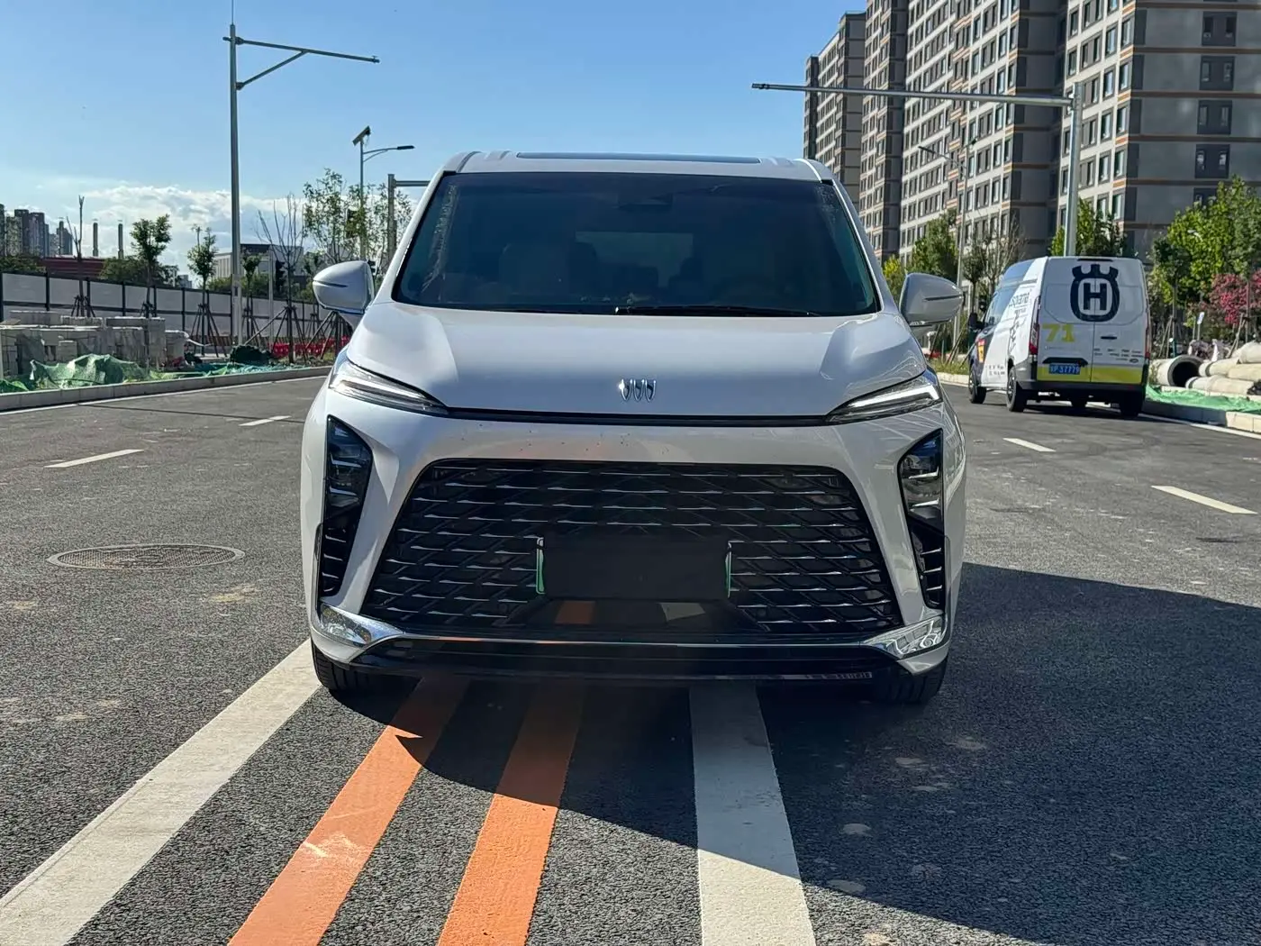 Buick GL8 New Energy 2025 — Photo 3/18