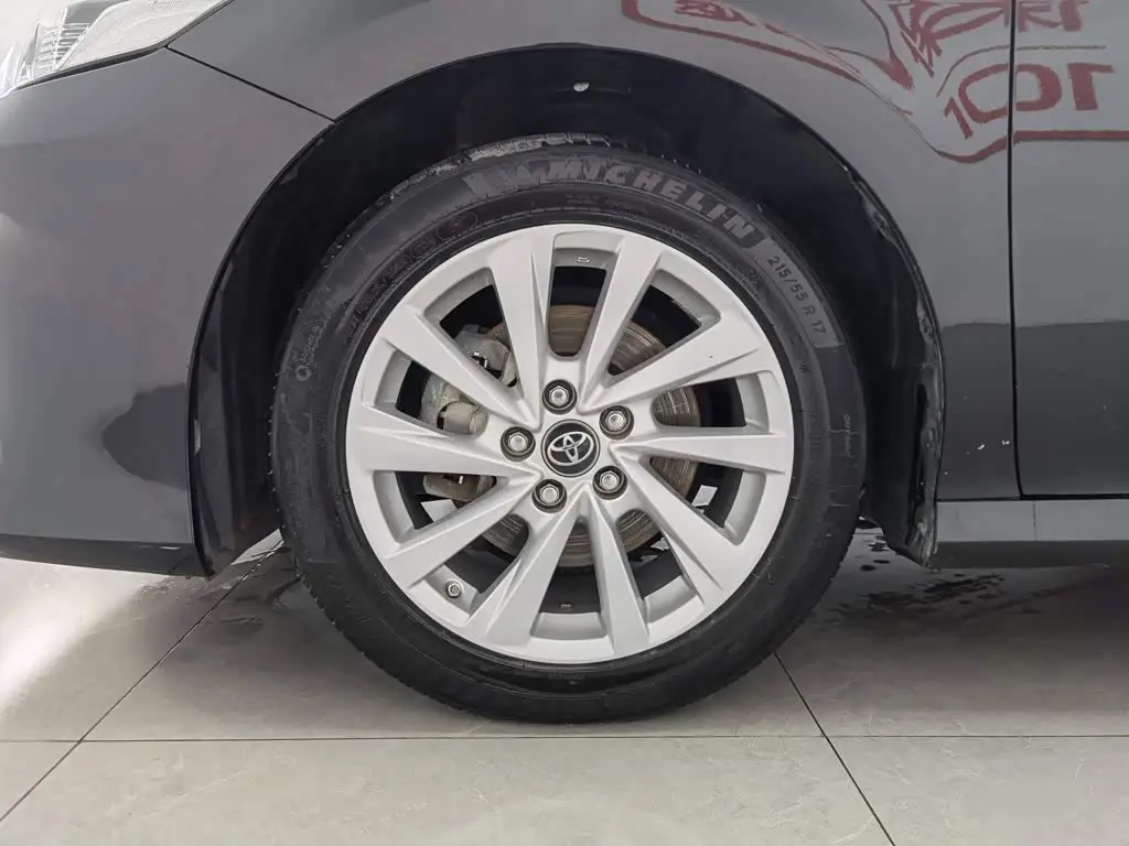 Toyota Camry 2022 — Şəkil 17/20