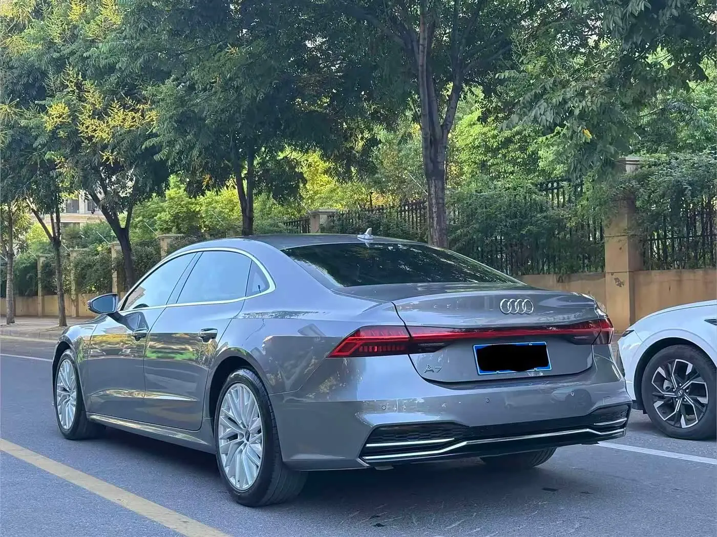 Audi A7L 2023 — Фото 9/9