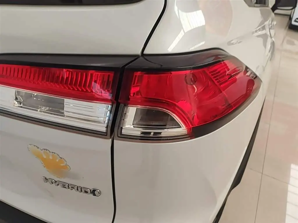 Toyota Corolla Cross 2023 — Фото 8/20