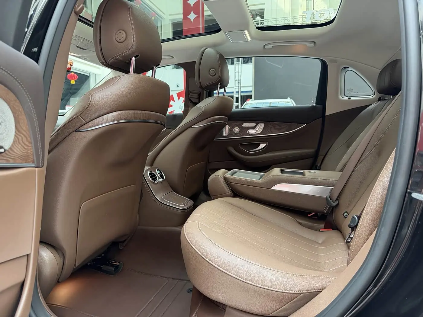Mercedes-Benz E-Class 2022 — Фото 12/20