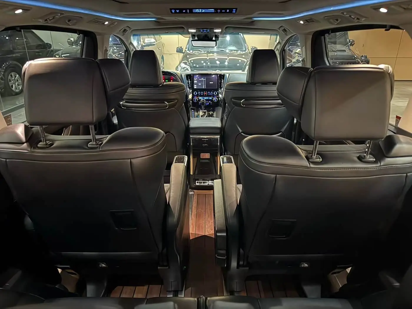 Toyota Alphard 2021 — Фото 8/9