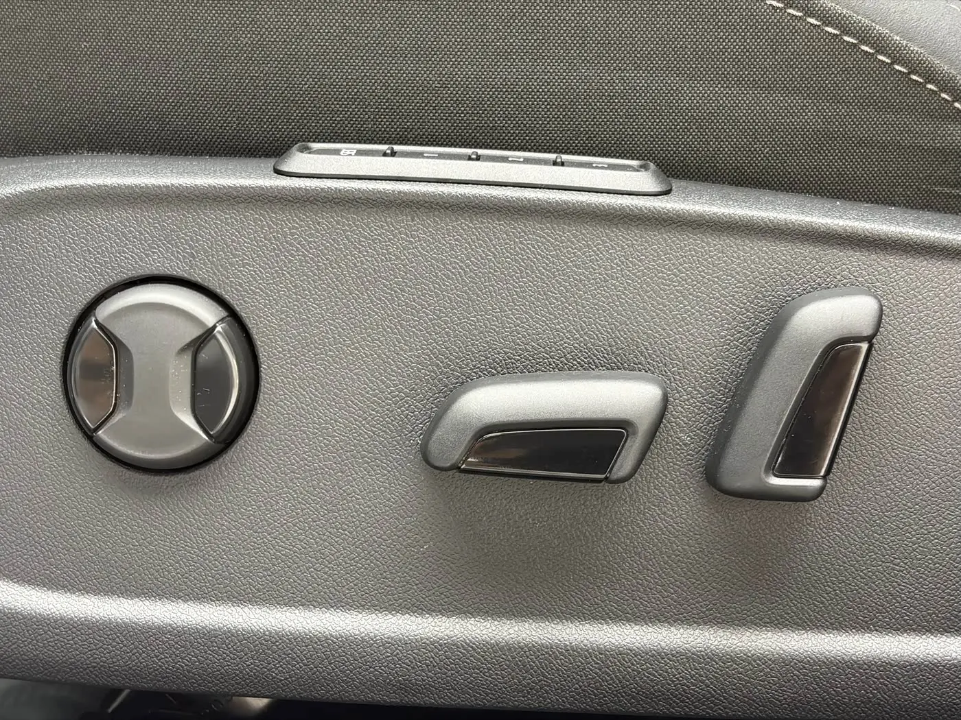 Volkswagen Golf 2023 — Photo 18/20