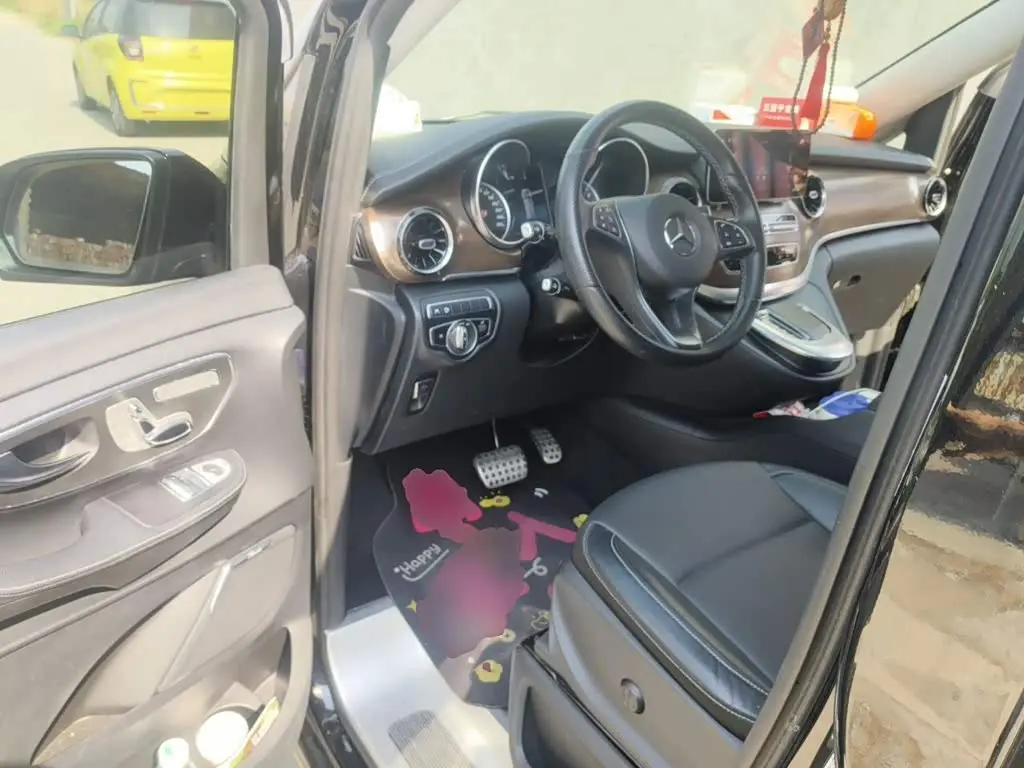 Mercedes-Benz V-Class 2021 — Фото 12/20