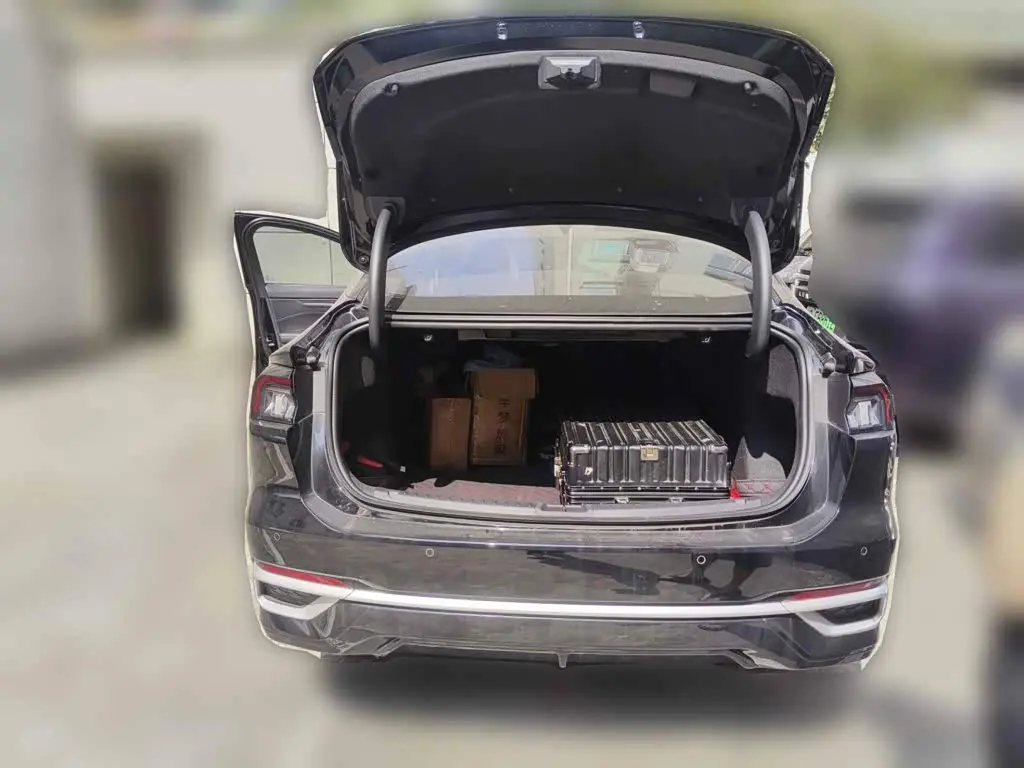 Ford Mondeo 2025 — Photo 13/15