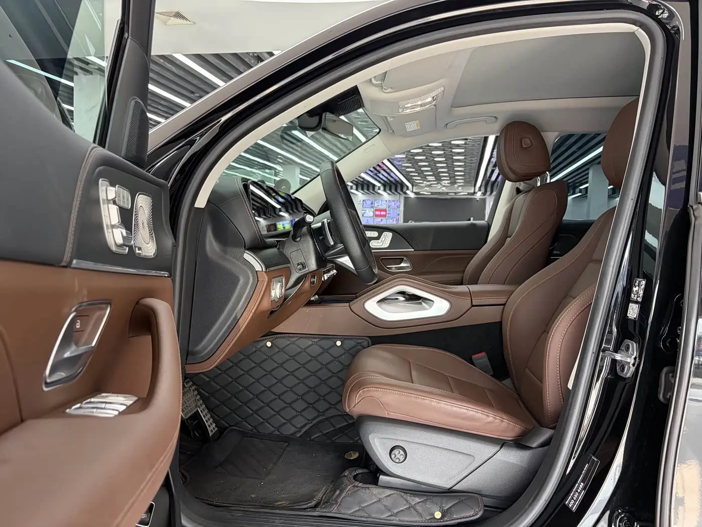 Mercedes-Benz GLS 2024 — Фото 6/20