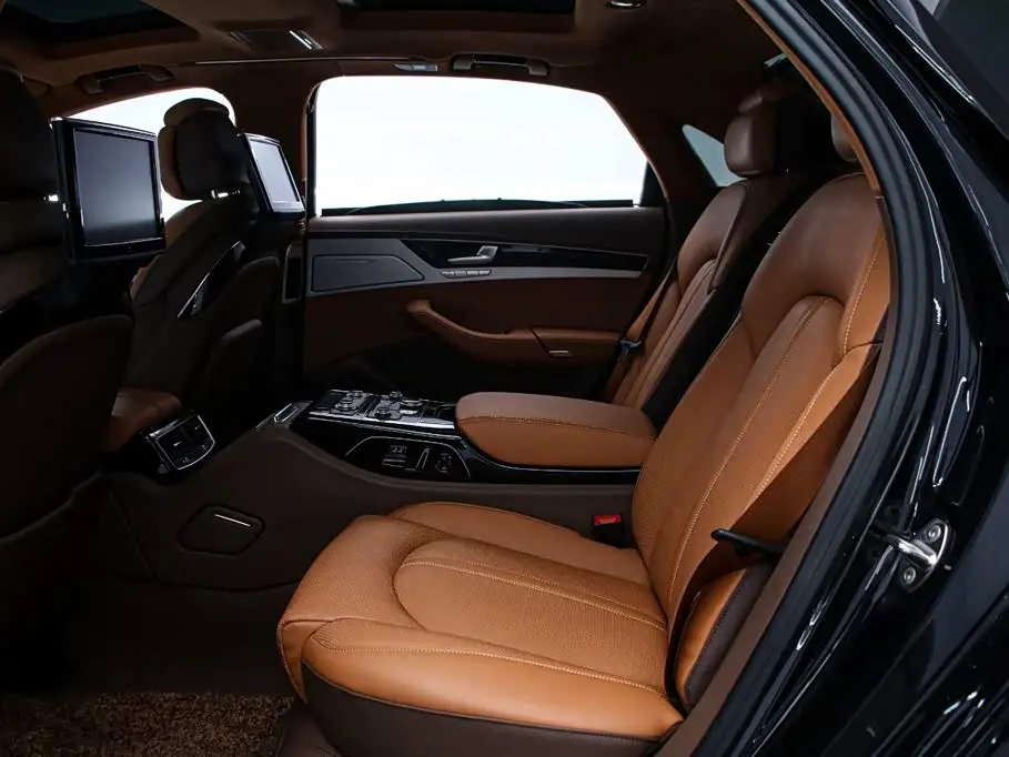 Audi A8 2012 — Photo 17/20