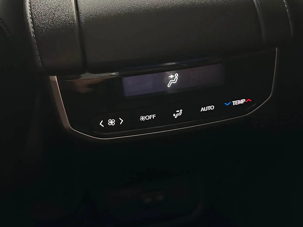 Toyota Highlander 2025 — Фото 15/20