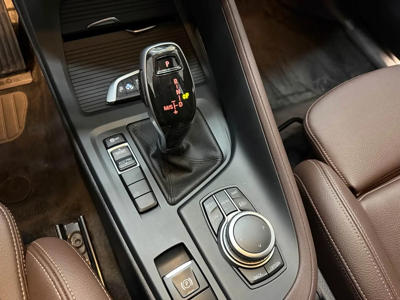 BMW X1 2022 — Photo 8/20