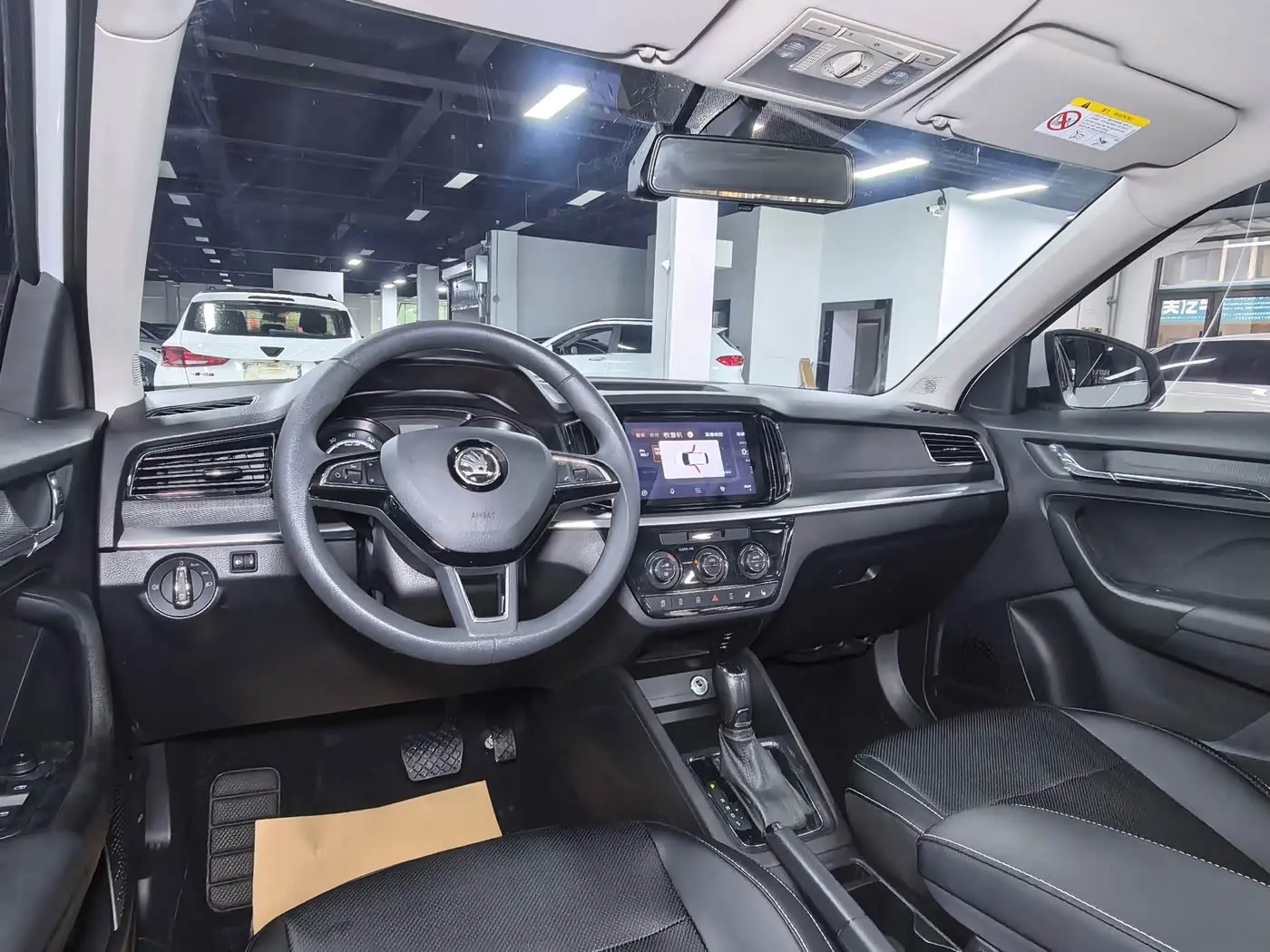 Škoda Kamiq 2023 — Photo 13/20