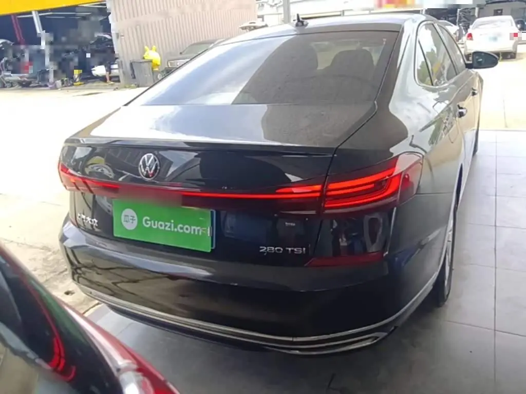 Volkswagen Passat 2023 — Photo 6/20