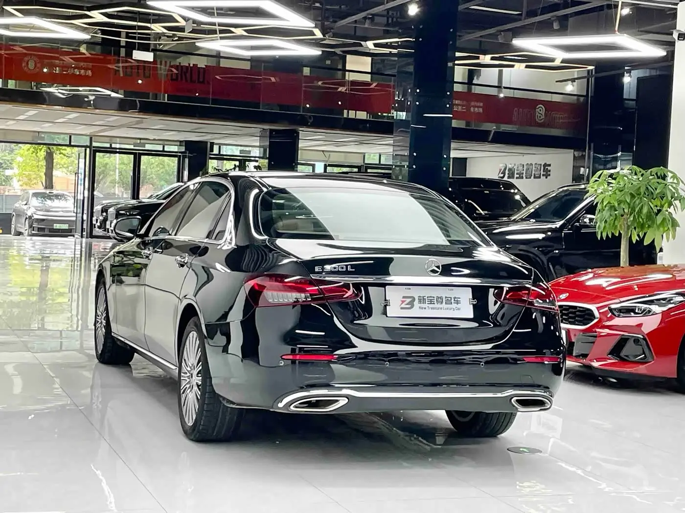 Mercedes-Benz E-Class 2023 — Photo 20/20