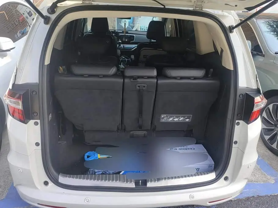 Honda Odyssey 2019 — ფოტო 4/16