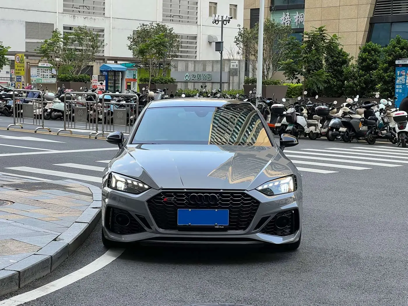Audi RS 5 2025 — Фото 2/10