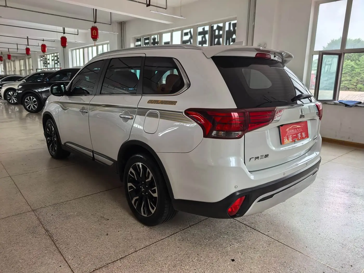Mitsubishi Outlander 2021 — Photo 4/11