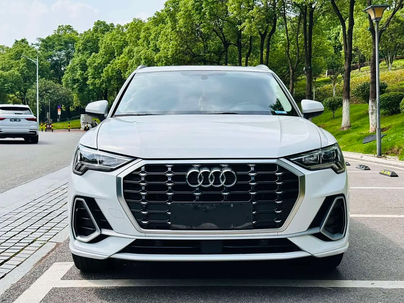 Audi Q3 2022 — Photo 2/12