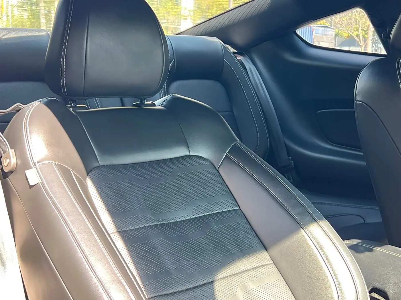 Ford Mustang 2020 — Photo 13/17