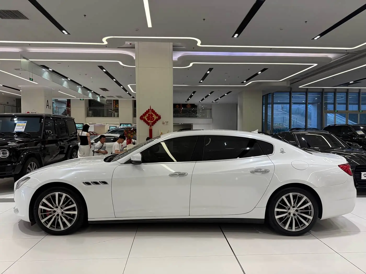 Maserati Quattroporte 2019 — Фото 14/14